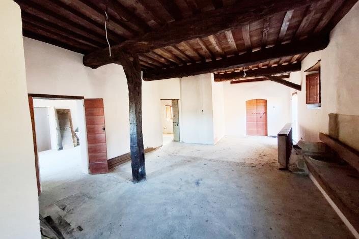 Image No.29-7 Bed Farmhouse for sale