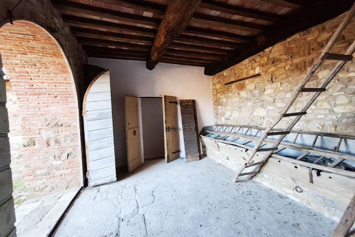 Image No.31-7 Bed Farmhouse for sale