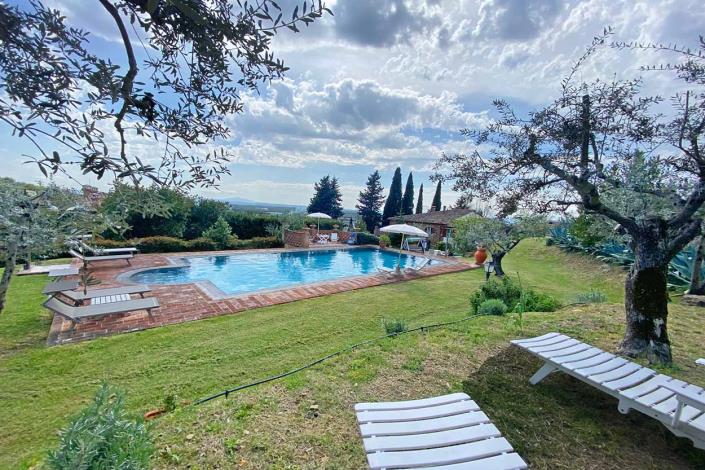 Image No.11-4 Bed Country House for sale