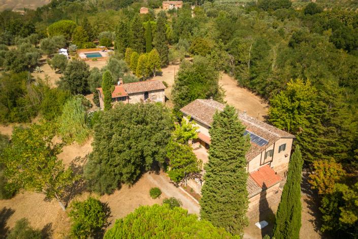 Image No.3-9 Bed Farmhouse for sale