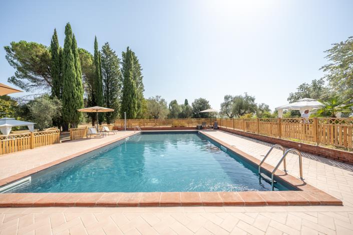 Image No.11-9 Bed Farmhouse for sale