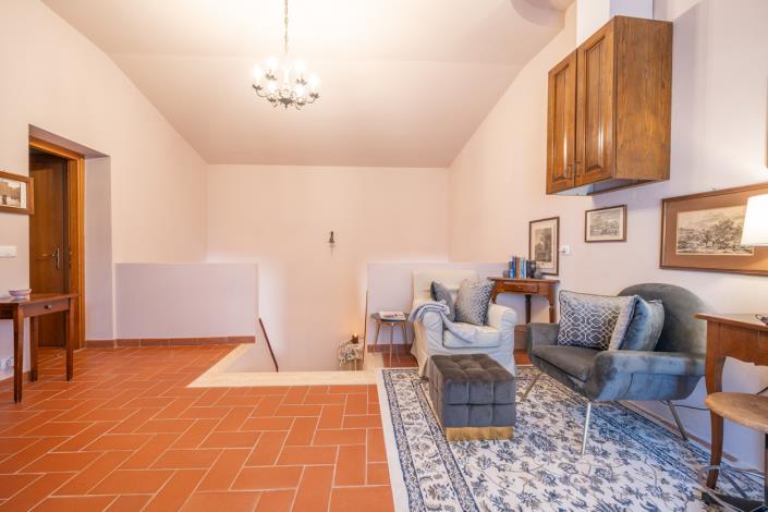 Image No.22-9 Bed Farmhouse for sale