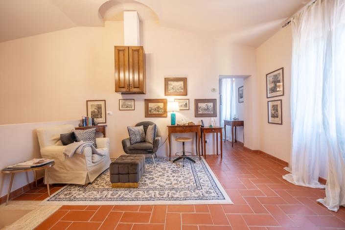 Image No.23-9 Bed Farmhouse for sale