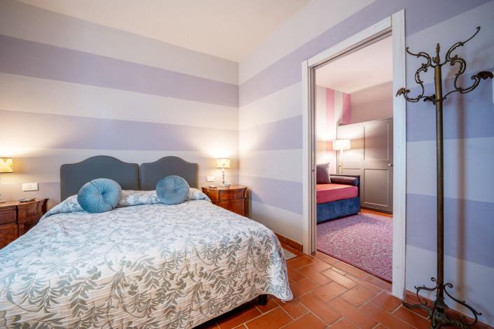 Image No.28-9 Bed Farmhouse for sale