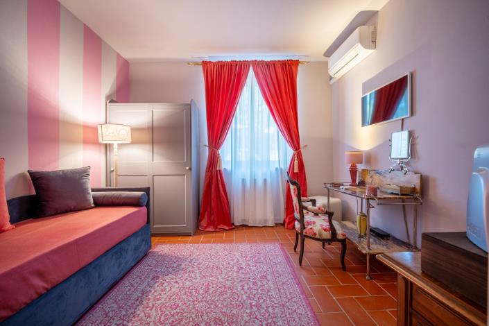 Image No.30-9 Bed Farmhouse for sale