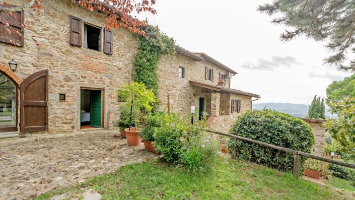 Image No.6-7 Bed Farmhouse for sale