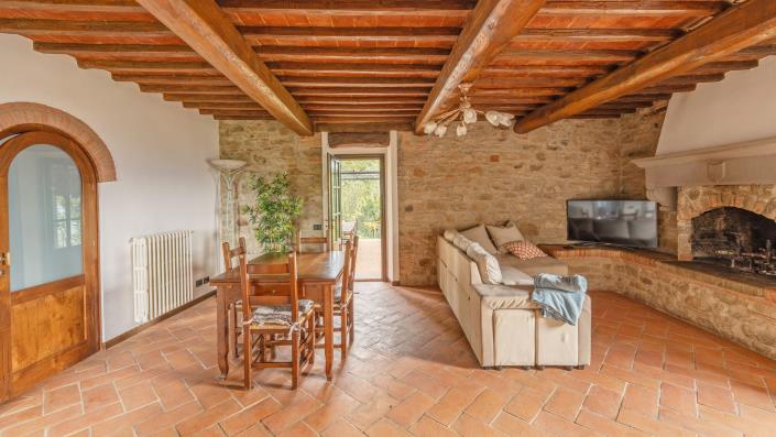 Image No.15-7 Bed Farmhouse for sale