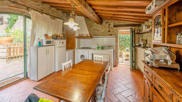 Image No.17-7 Bed Farmhouse for sale