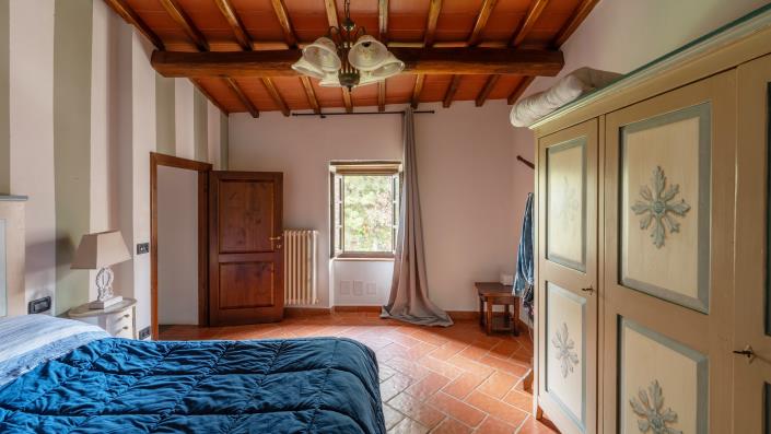 Image No.19-7 Bed Farmhouse for sale