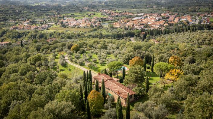 Image No.29-7 Bed Farmhouse for sale