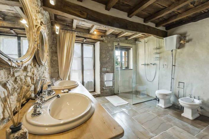 Image No.38-Maison de campagne de 4 chambres à vendre à Radda in Chianti