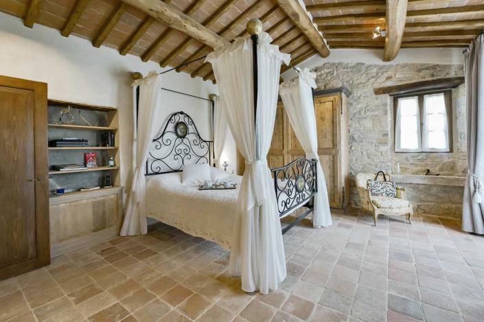 Image No.39-Maison de campagne de 4 chambres à vendre à Radda in Chianti