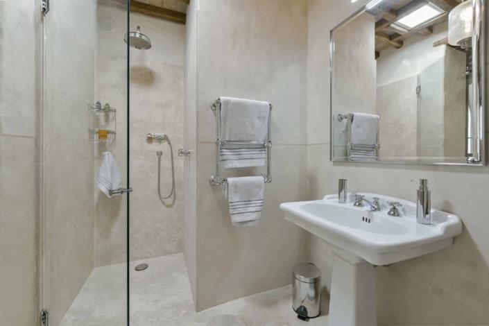 Image No.42-Maison de campagne de 4 chambres à vendre à Radda in Chianti