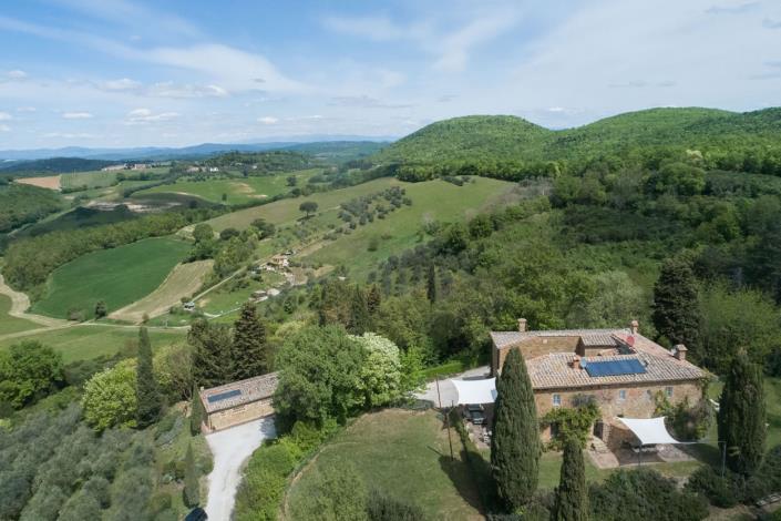Image No.1-8 Bed Farmhouse for sale