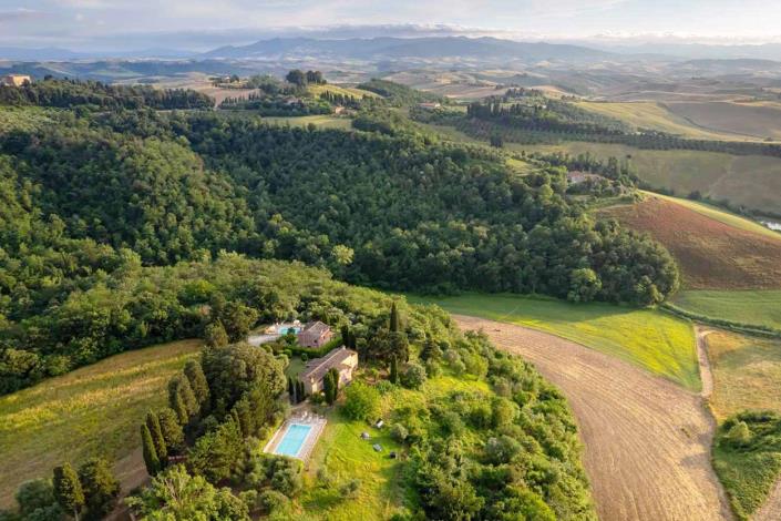 Image No.41-5 Bed Farmhouse for sale