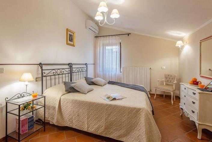 Image No.35-4 Bed Country House for sale