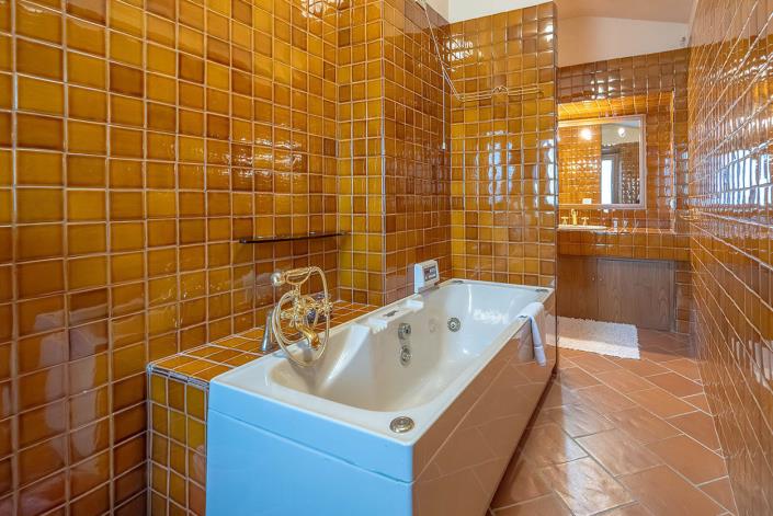 Image No.40-4 Bed Country House for sale