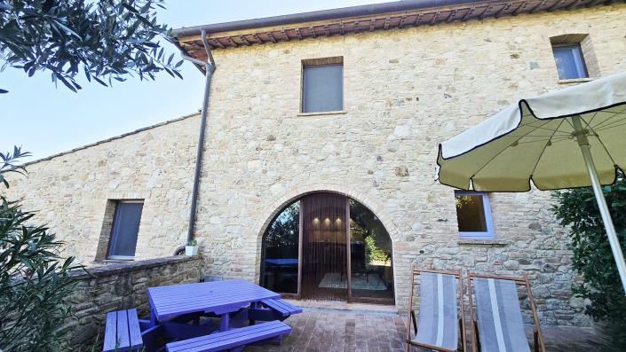 Image No.12-2 Bed Semi-Detached for sale