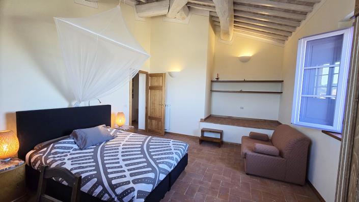 Image No.25-2 Bed Semi-Detached for sale