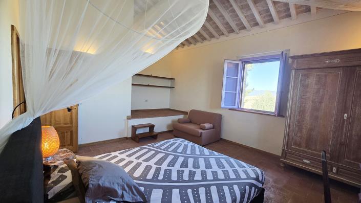 Image No.26-2 Bed Semi-Detached for sale