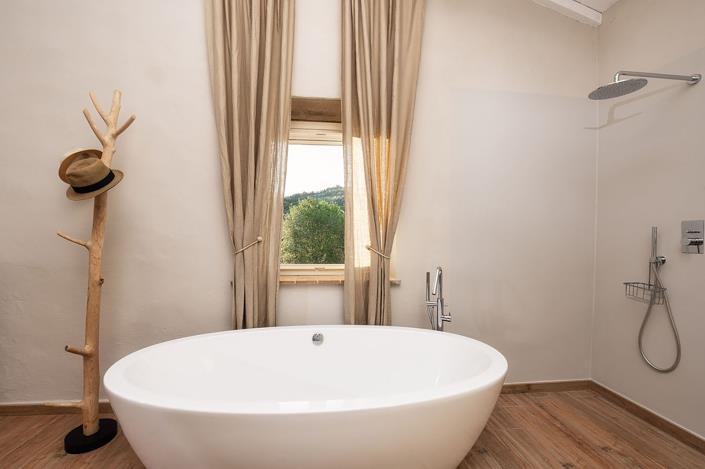 Image No.33-4 Bed Country House for sale