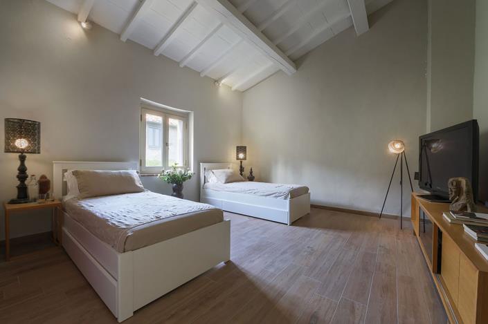 Image No.44-4 Bed Country House for sale
