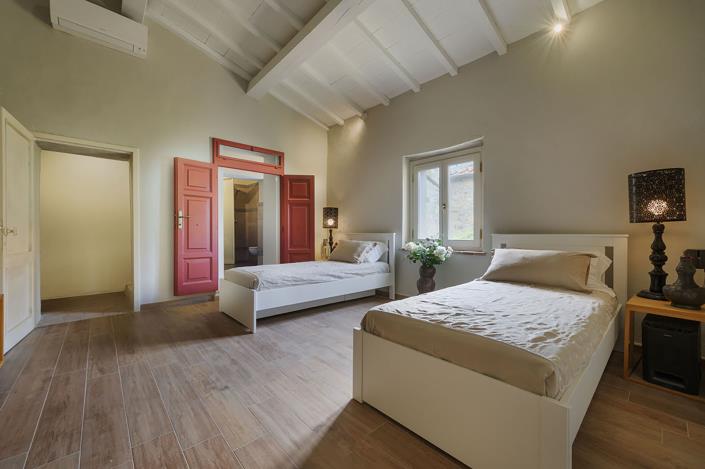 Image No.45-4 Bed Country House for sale