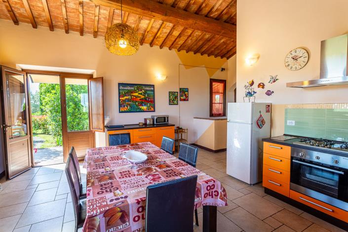 Image No.17-4 Bed Country House for sale