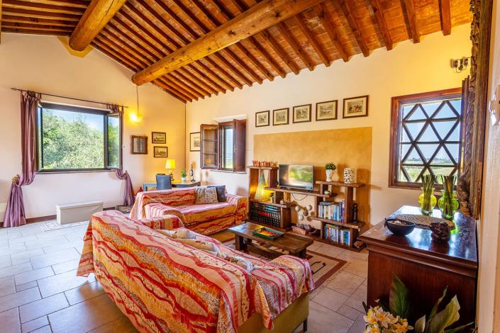 Image No.20-4 Bed Country House for sale