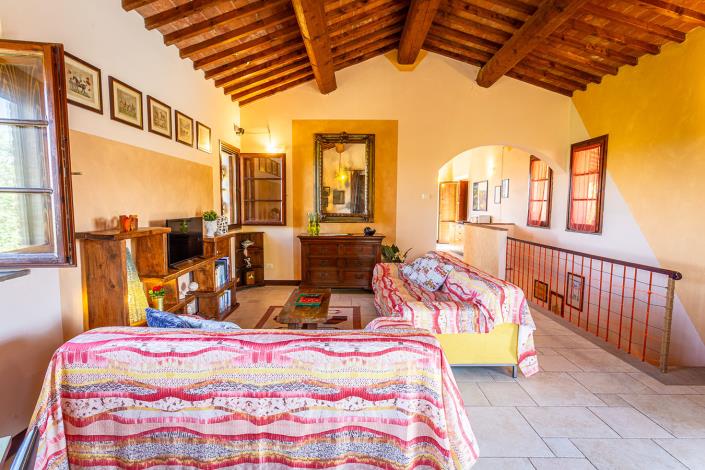 Image No.22-4 Bed Country House for sale