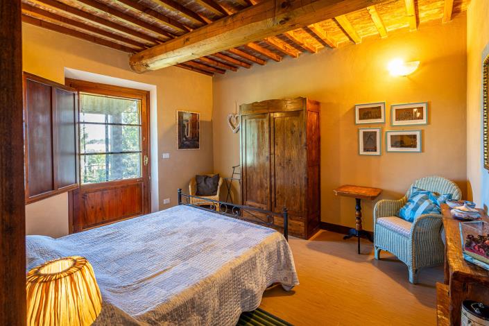 Image No.25-4 Bed Country House for sale