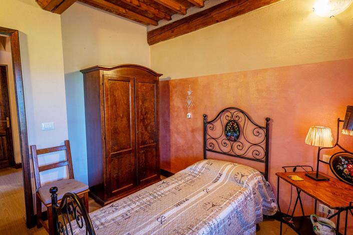 Image No.31-4 Bed Country House for sale