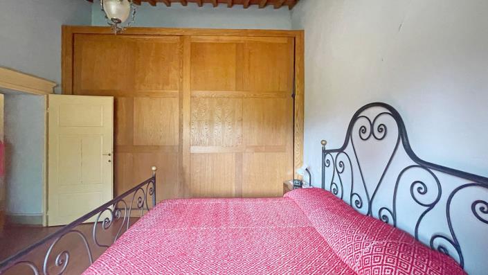 Image No.20-3 Bed Country House for sale