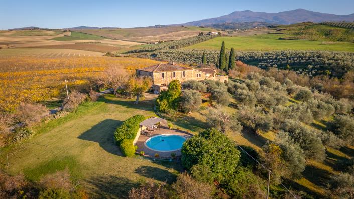 Image No.7-8 Bed Country House for sale