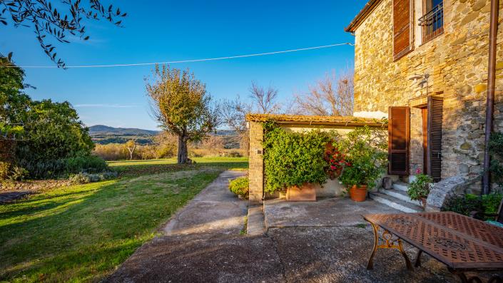Image No.10-8 Bed Country House for sale