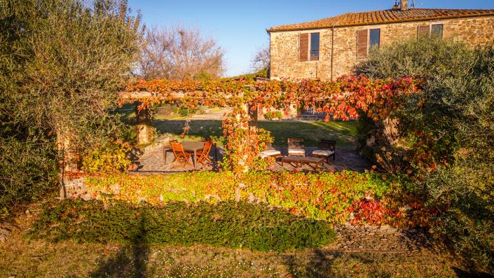 Image No.9-8 Bed Country House for sale