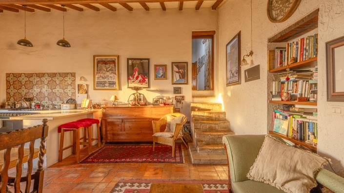 Image No.27-8 Bed Country House for sale