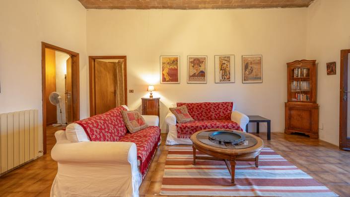 Image No.40-8 Bed Country House for sale