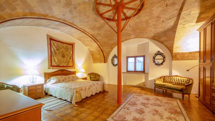 Image No.42-8 Bed Country House for sale