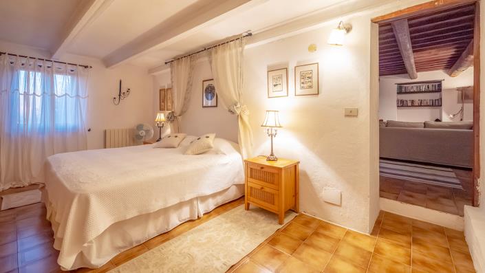 Image No.45-8 Bed Country House for sale