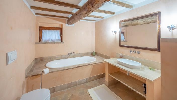 Image No.49-8 Bed Country House for sale