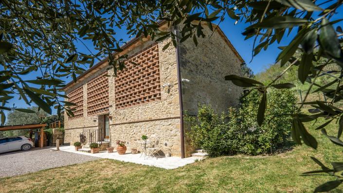Image No.3-2 Bed Country House for sale