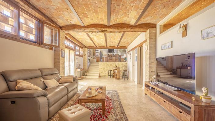 Image No.10-2 Bed Country House for sale