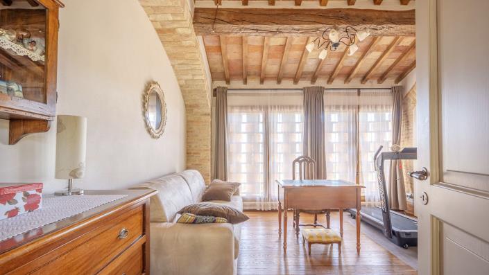 Image No.25-2 Bed Country House for sale