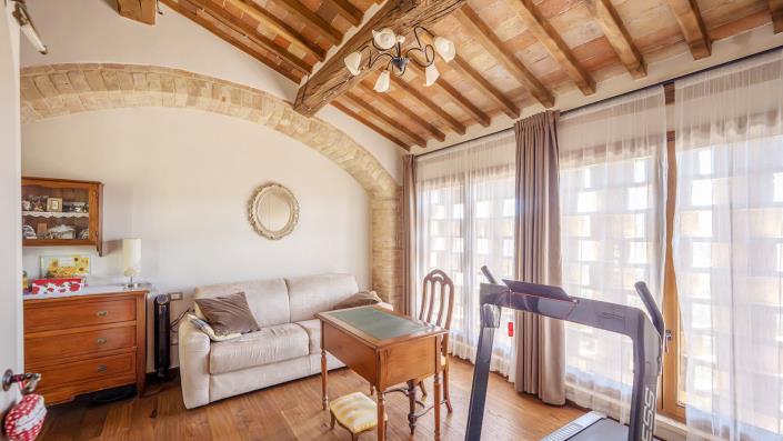 Image No.26-2 Bed Country House for sale