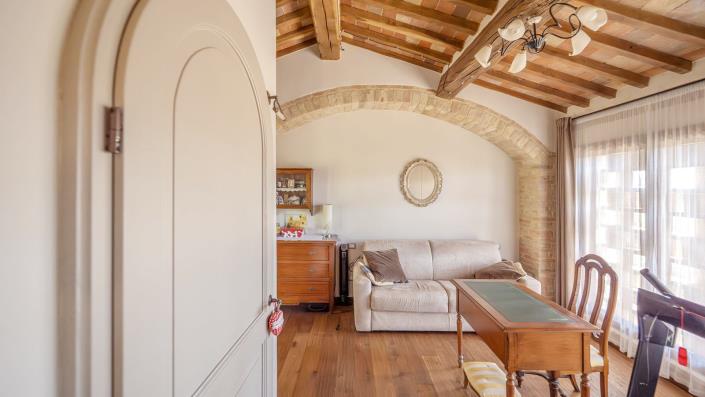 Image No.27-2 Bed Country House for sale