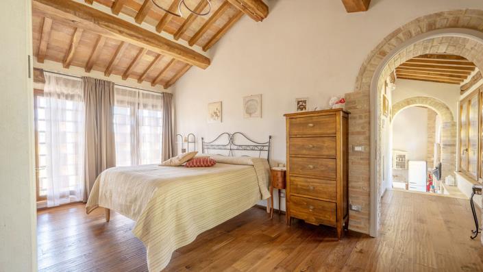 Image No.29-2 Bed Country House for sale