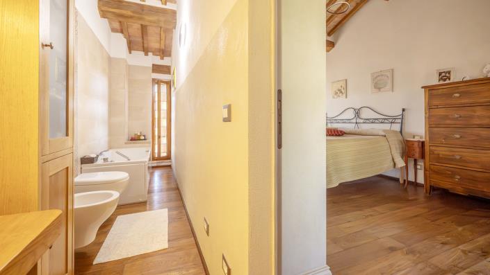 Image No.34-2 Bed Country House for sale