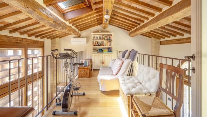 Image No.35-2 Bed Country House for sale