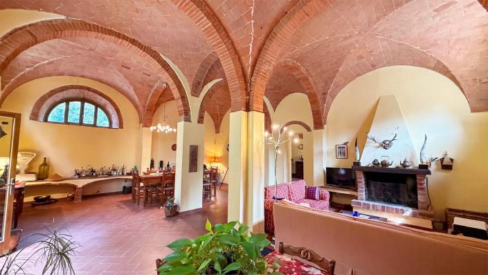Image No.15-5 Bed Country House for sale
